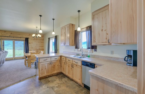 Divide Cabin | Mountain View Cabin: Rated 10/10 with Pet-Friendly Comfort