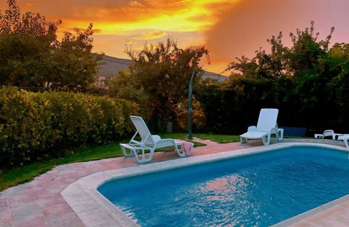 La Rinconada de la Sierra Cottage | Inviting Casa Salva: Private Pool, Garden & Group Retreat