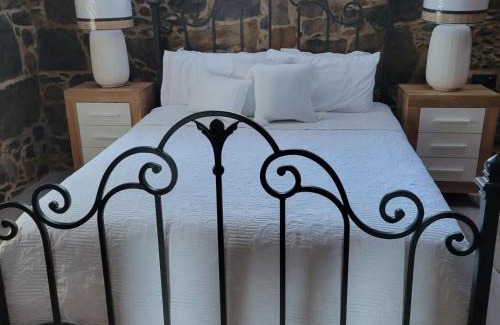 San Cristobal de La Laguna House | Serene Rural Getaway with Views, Jacuzzi & Sauna Retreat