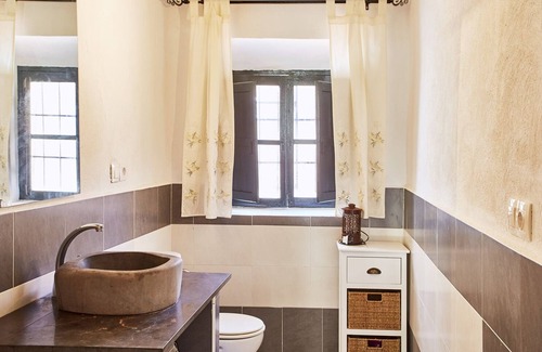 Nijar Apartment | Idyllic Rural Escape with Scenic Mountain Views & Pool