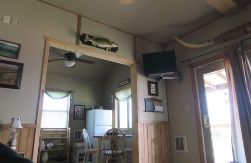 Bottineau House | Pet-Friendly Rural Escape at Homestead Lodge - Rated 9.8