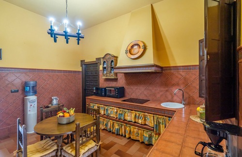 Marchena House | Relaxing Rural Retreat 'Azahares De Marchena' with Pool