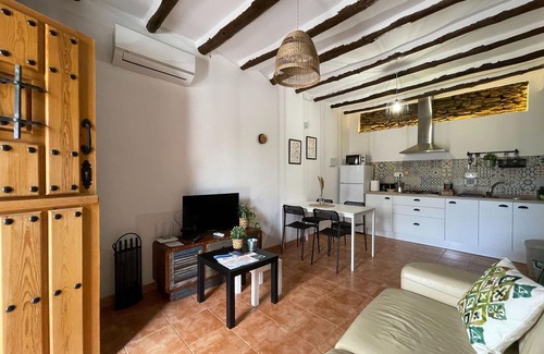 Adra Cottage | Relaxing Retreat: Two Homes with Private Pool & Chillout