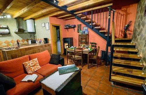 Benllera Cottage | Idyllic Rural Escape with Spa and Scenic Views for Two