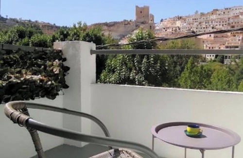 Alcala del Jucar Cottage | Escape to Rural House El Portón with Spa and Family Amenities