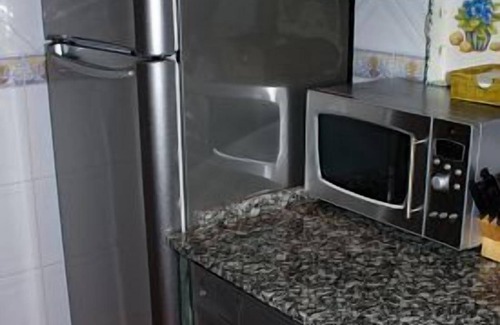 Burbia Cottage | Inviting Retreat El Salgueiro: Spa & Family-Friendly Stay