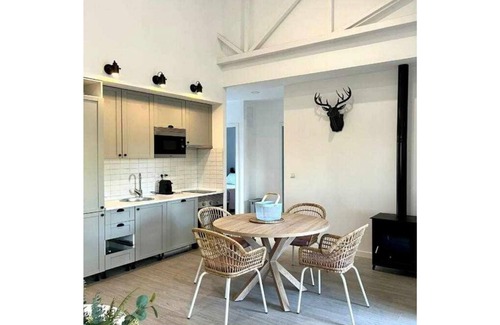 El Vellon Cottage | Idyllic Retreat at La Casona de Monterrey, Sky Awaits!