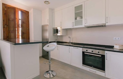Hontoria del Pinar Cottage | Idyllic Centro Río Lobos Rural House with Pool for 4 Guests