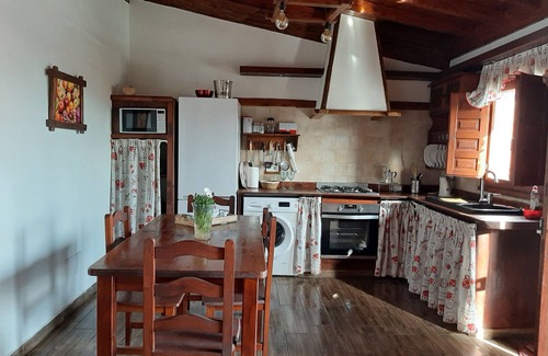 Icod de los Vinos House | Idyllic Rural House: Relaxation and Romance Awaits You