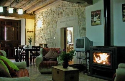 Molinos de Duero Cottage | Inviting El Último Carretero: Oceanfront Stay for 8 Guests
