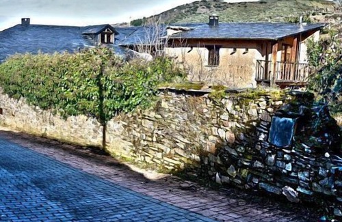 Ponferrada Cottage | Idyllic Full Rental Rural House Pico del Lugar for 8 Guests