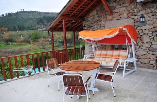 Aricera Cottage | Family-Friendly Rural House with Pool & Spa Amenities