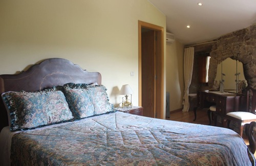 Aricera Cottage | Inviting Rural Retreat with Pool & Spa for Families