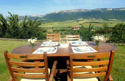 Galdeano Villa | Family-Friendly Rural House in Navarra with Pet Amenities
