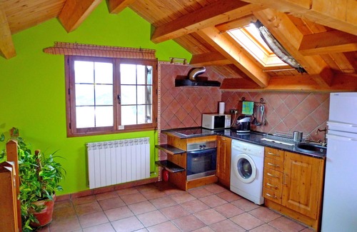 Belsierre Cottage | Relaxing Rural House in Ordesa, Pyrenees with Lake View