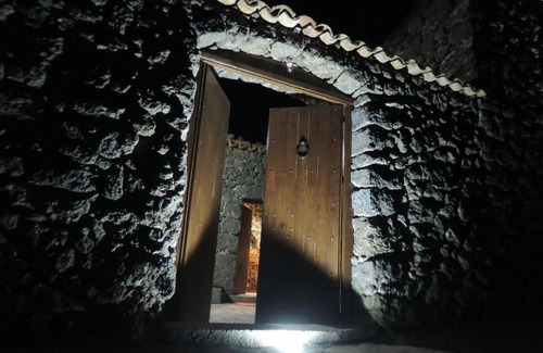 Solicchiata House | Rated 10/10: Family-Friendly Rural House Etna Retreat