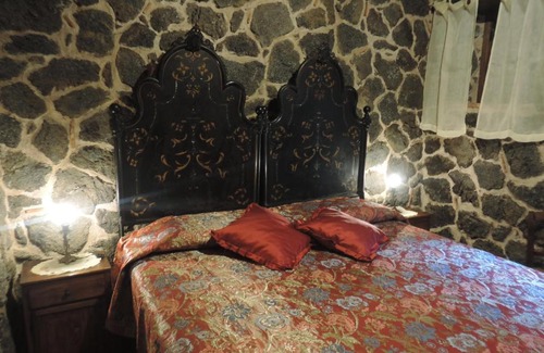 Solicchiata House | Rated 10/10: Family-Friendly Rural House Etna Retreat