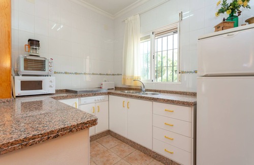 Isla Cristina Cottage | Idyllic Rural Retreat with Pool, 1 km to Beach & Ocean View