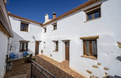 Laroya Cottage | Relaxing Retreat at Reul Alto: Ideal for Families & Pets