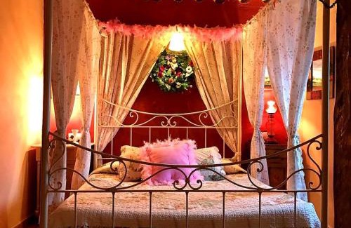 Valeria House | Romantic Getaways at La Quinta de Maluro with Pool Access