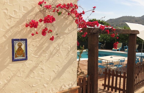 Pizarra Cottage | Relax at Rural House The Star: Pet-Friendly Retreat Awaits