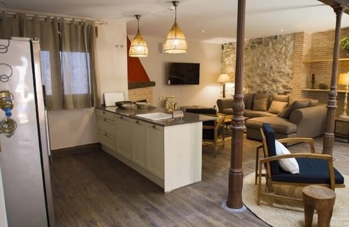 Valdelaguna Villa | Perfect Getaway: Valley of the Lagoon for 27 Guests
