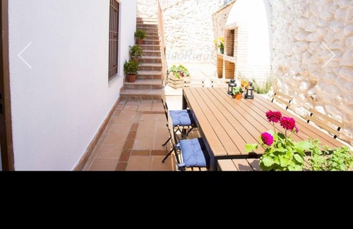 Valdelaguna Villa | Perfect Getaway: Valley of the Lagoon for 27 Guests