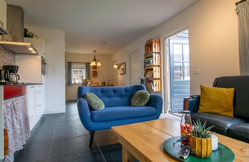 Zeeland House | Inviting Rural Retreat with Garden, Kitchen & Breakfast