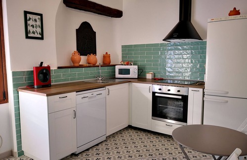 Bulbuente House | Cozy Retreat at Rural House "Tell the Legend" with Breakfast