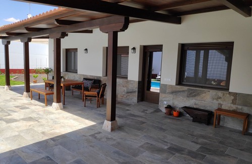 Pedro Munoz Ski Chalet | Tranquil Rural Retreat with Pool and Garden Oasis