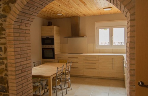Gualta House | Idyllic Rural Retreat with Pool in Gualta - 10/10 Rated