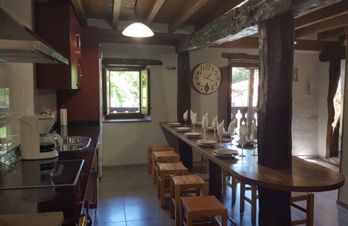 Quintana House | Idyllic Countryside Retreat with Spa and Family-Friendly Amenities