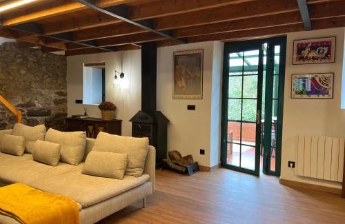 Callobre House | Discover Rural Lambre: Guest Rated 9/10 & Family-Friendly