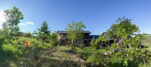 Carucedo House | Discover Rural Médulas: Pet-Friendly Retreats with Ocean Views