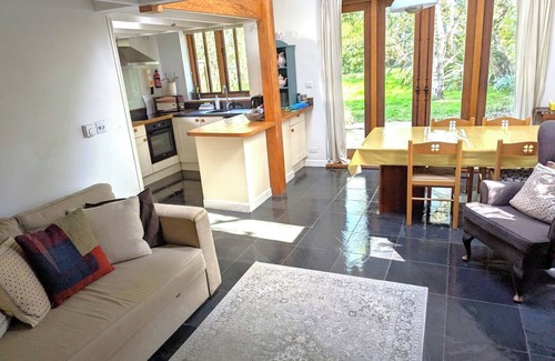 Chichester Apartment | Idyllic Rural Mezzanine Studio with Pool & Outdoor Activities