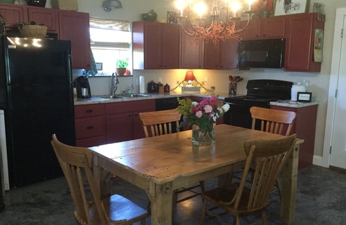 Mooresville House | Explore the Best of Rural Missouri with Pool and Ocean View