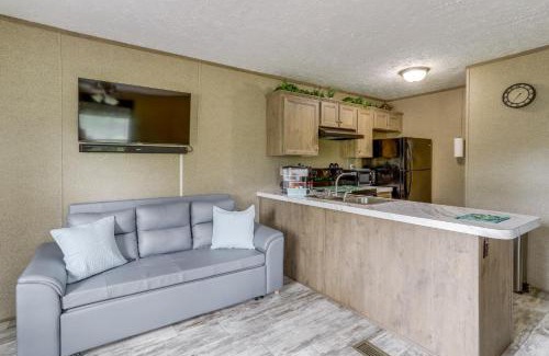 Boswell House | Scenic Mt Olive Cabin Rental with Beautiful River Views