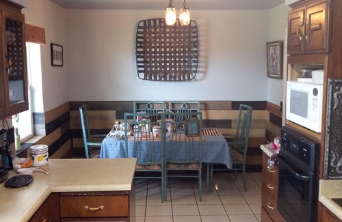 Dublin Bed & Breakfast | Guest Rated 10/10: Murphy's Rural Oasis with Breakfast