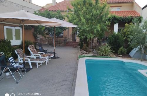 Villar de Olalla House | Oceanfront Retreat at Rural Olalla with Pool & Pet-Friendly