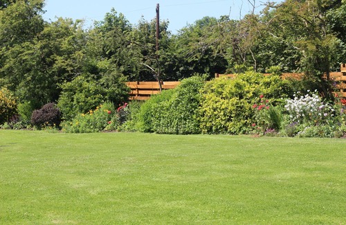 Redruth House | Tranquil Retreat with Pool & Breakfast – Guest Rated 10/10