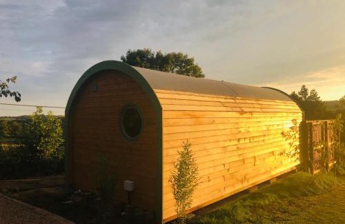 Garway House | Cozy Rural Pod House: Pet-Friendly Retreat with High Ratings