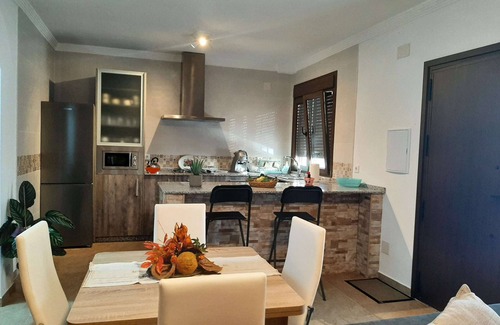 El Gastor Cottage | Relaxing Retreat at Villa Madrid Alcazar with Private Pool