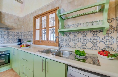Selva Villa | Relax in Ses Comes: Poolside Villa Retreat in Mallorca