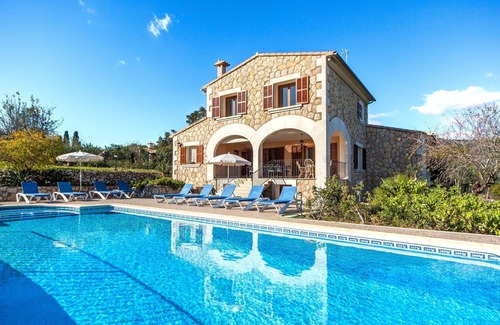 Campanet Villa | Idyllic Villa Rote: Poolside Retreat with Ocean Views