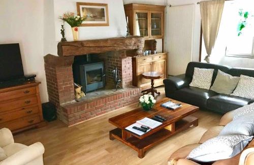 Feugeres House | Relaxing Country House with Yoga Studio for Families & Pets