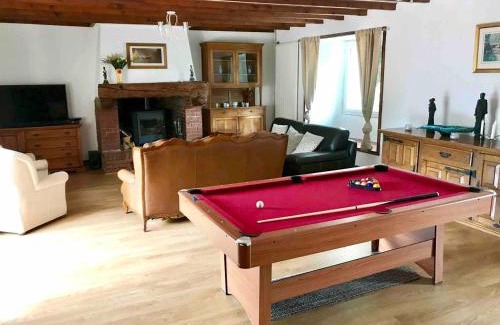 Feugeres House | Relaxing Country House with Yoga Studio for Families & Pets