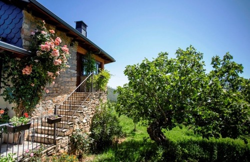 Carucedo Cottage | Discover Ruralmédulas Las Médulas: Pet-Friendly Retreat