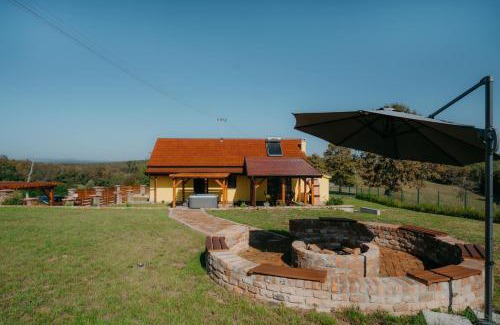 Levanjska Varos House | Idyllic Bitunjac Getaway: Pet-Friendly Retreat for Families