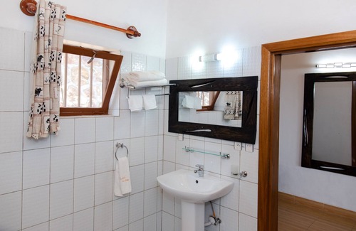 Buhongo Hotel | Discover Rushel Kivu Lodge: Rated 9.2 with Ocean Views