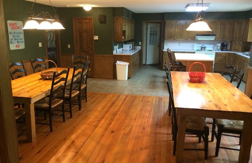 Auburn House | Experience Rushing Waters Retreat Lodge in Loachapoka, AL